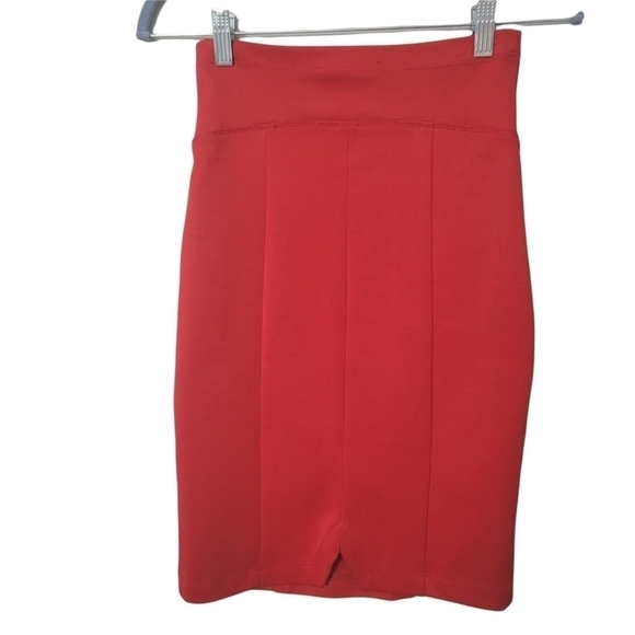 Maeva Red Stretchy Knee Length Skirt - Picture 5 of 10